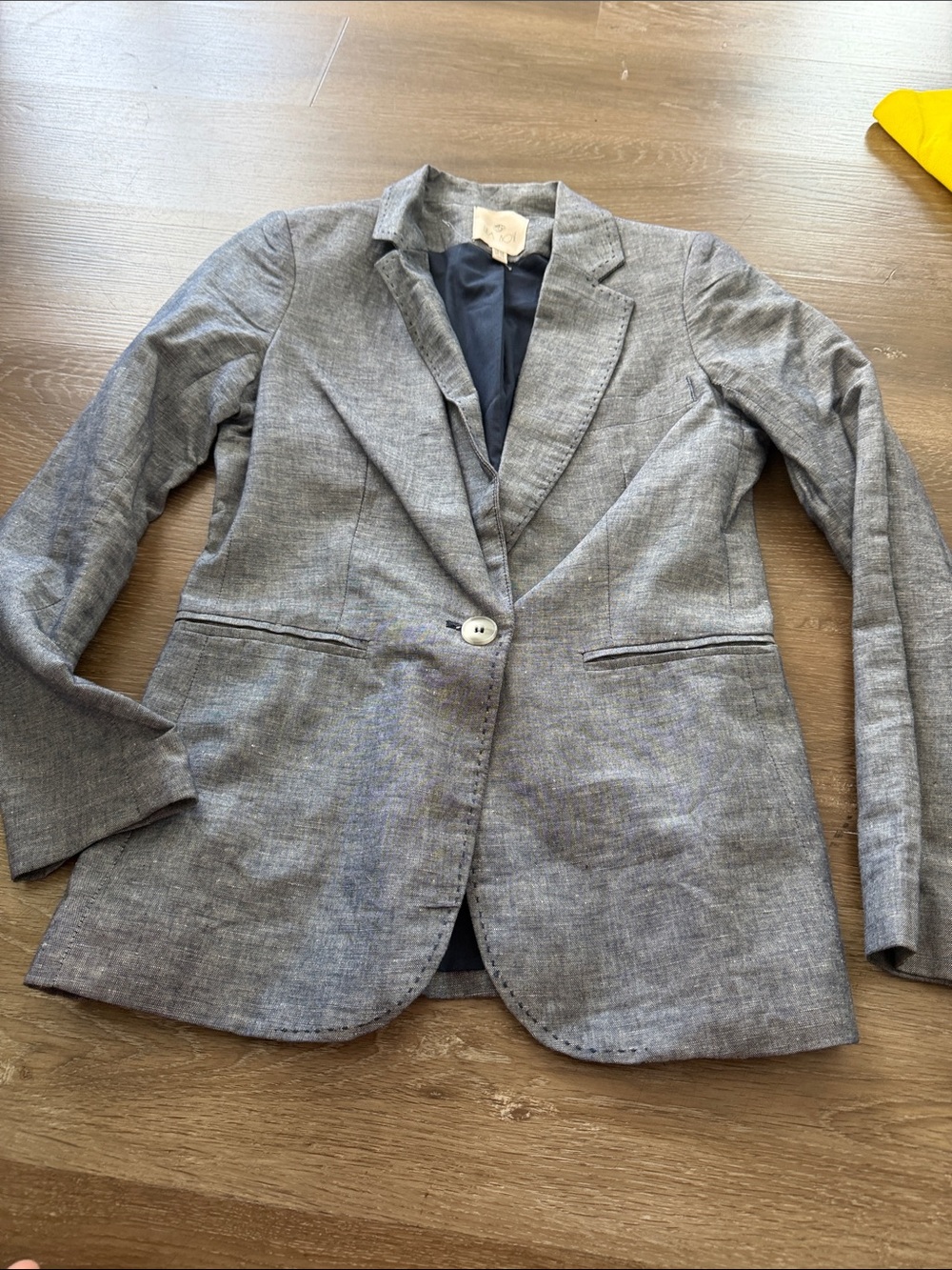 Tailored Grey Single-Button Women’s Blazer